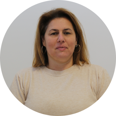 RAQUEL MORA auxiliar escoleta